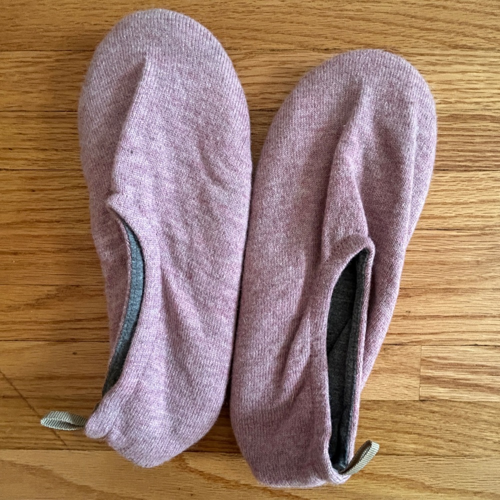 Bombas Men's Soft Pink Slip-On Socks